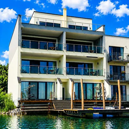Hainer - Seeblick Mit Eigenem Steg Direkt Am Wasser Apartment *